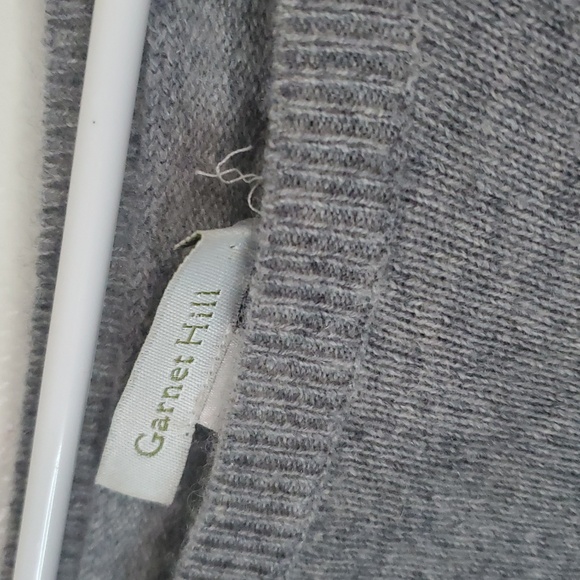 Garnet Hill Cashmere Shirttail Sweater Size Medium Grey Lace Bottom - Picture 5 of 14